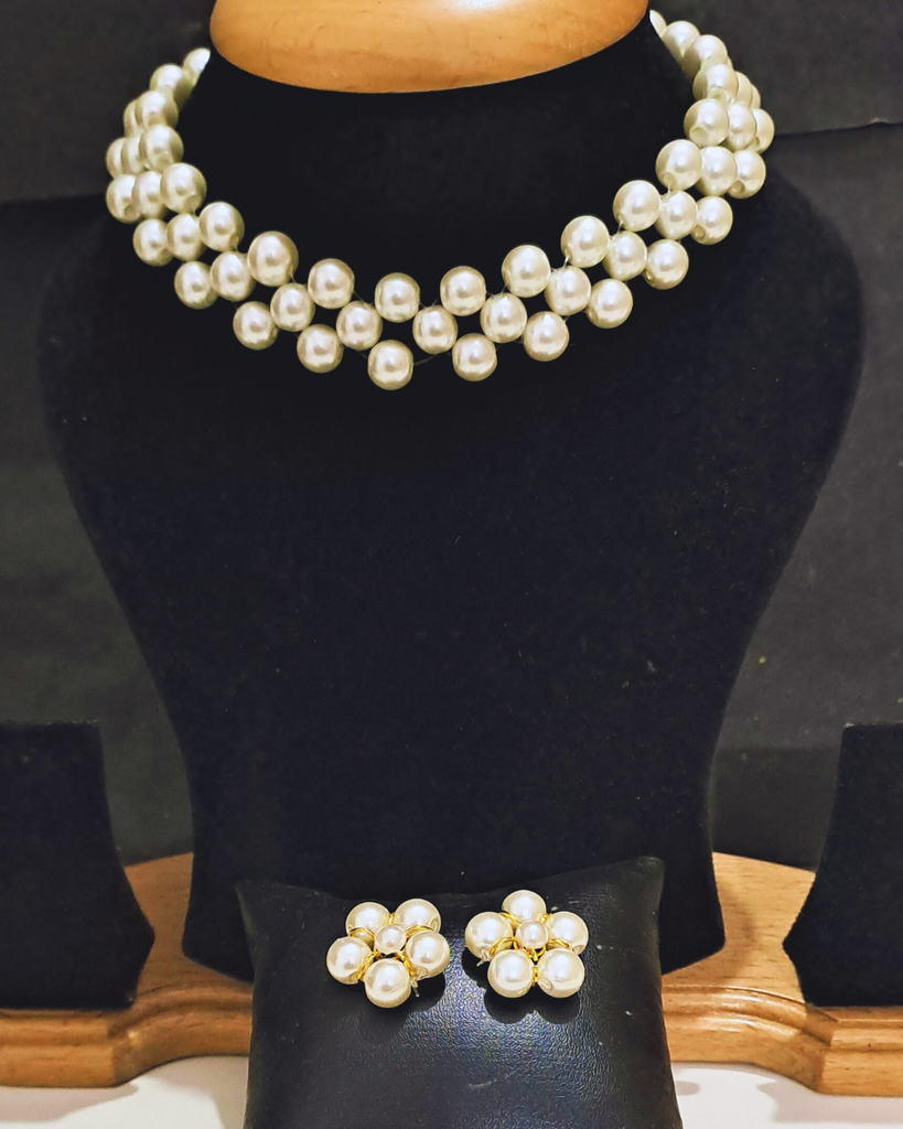 Off-white Pearl Choker Set