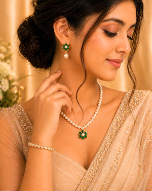 AD Flower Pearl Necklace